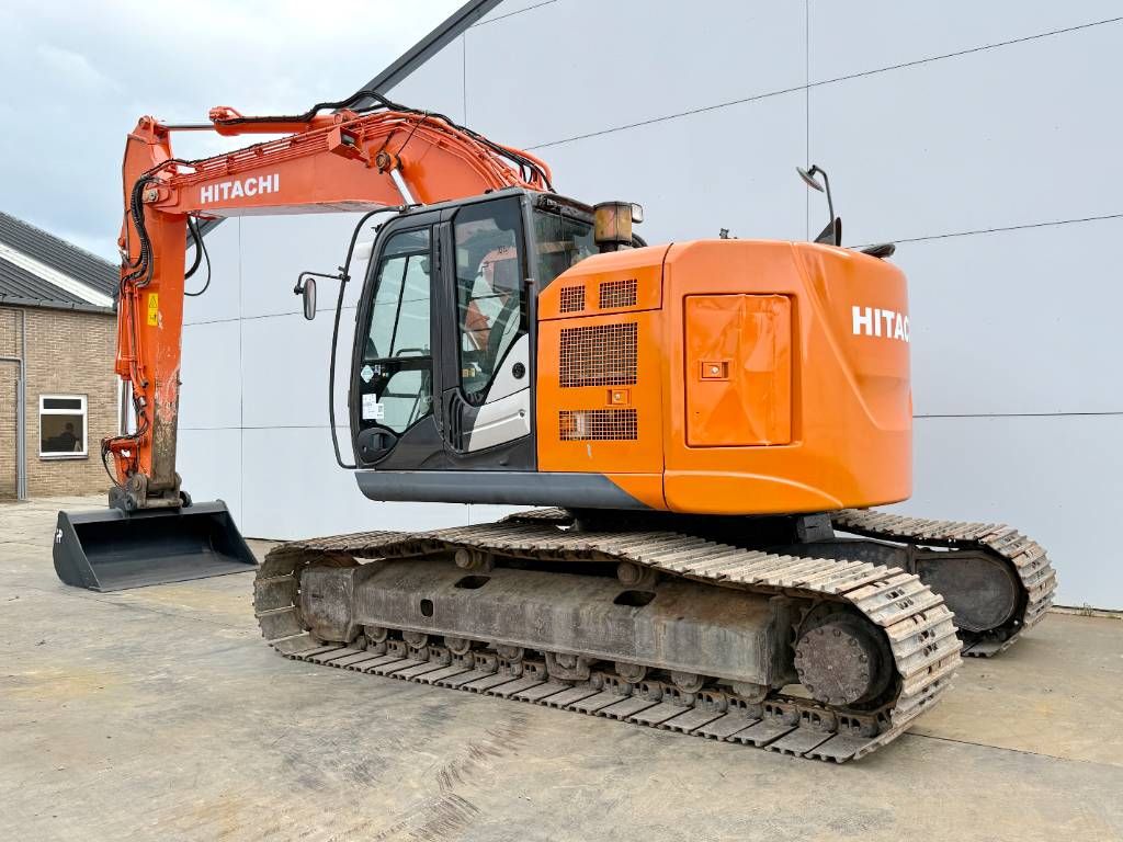 Hitachi ZX225LC-5B - New Bucket / Automatic Greasing / CAM