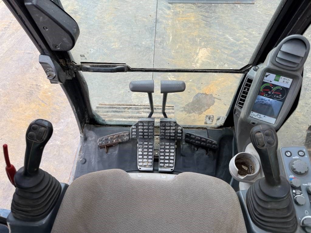 Hitachi ZX225LC-5B - New Bucket / Automatic Greasing / CAM