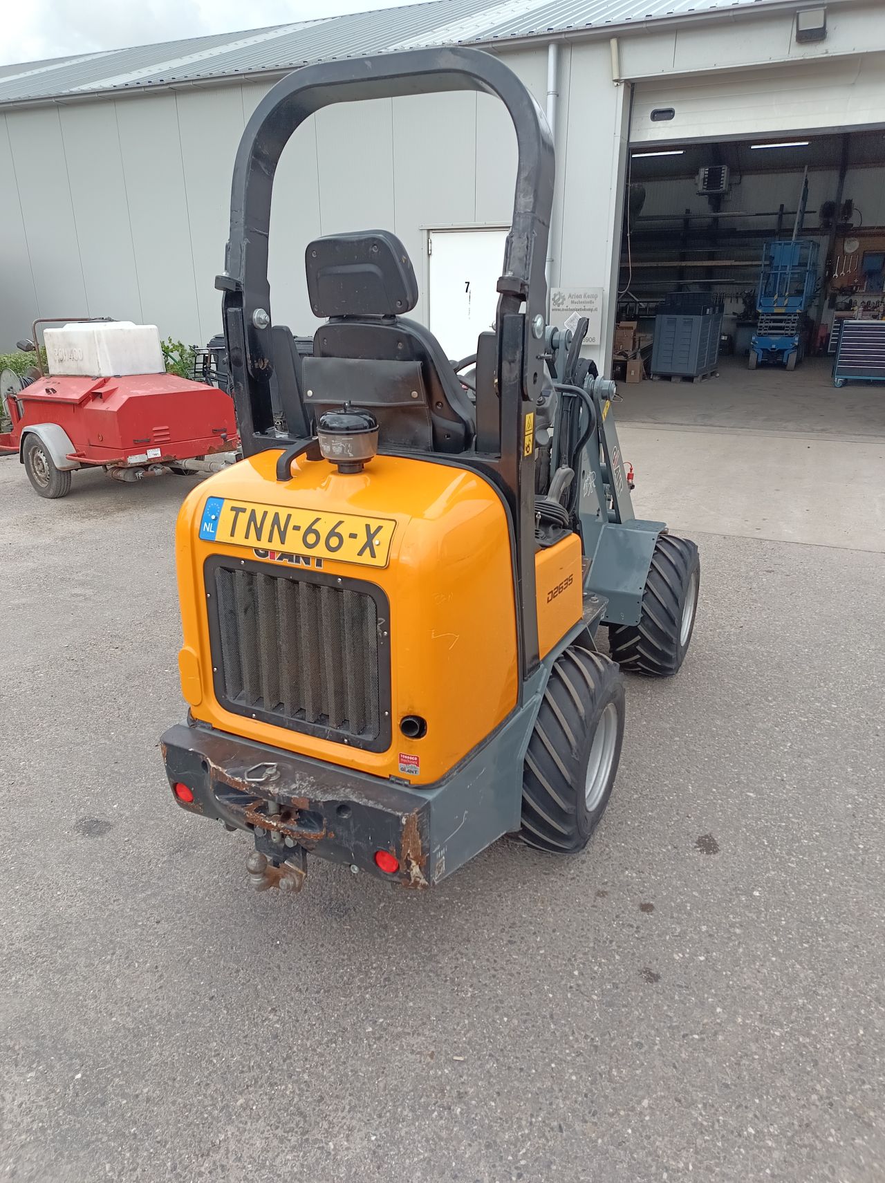 Giant S263D shovel bouwjaar 2016 605 uur