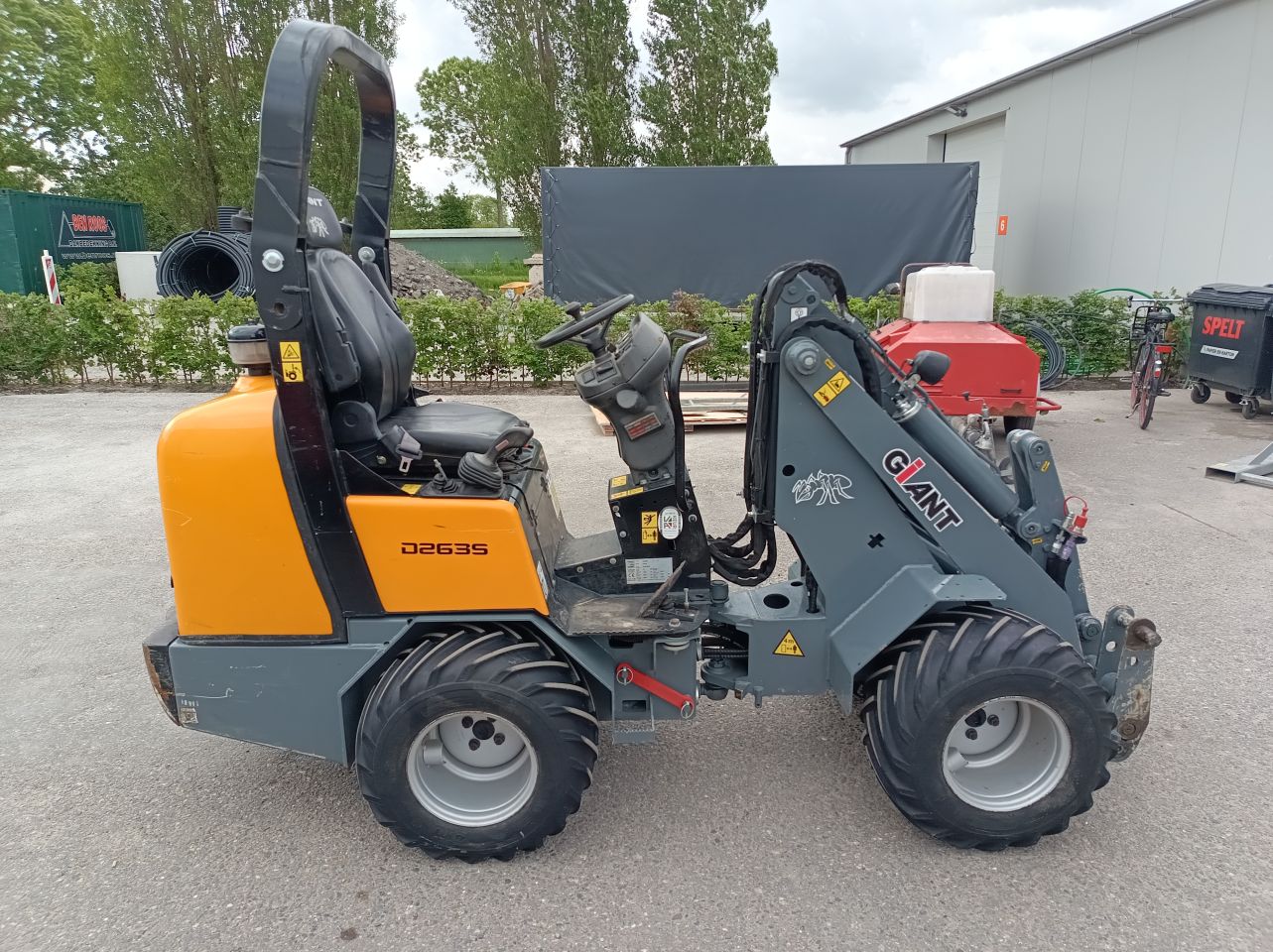 Giant S263D shovel bouwjaar 2016 605 uur