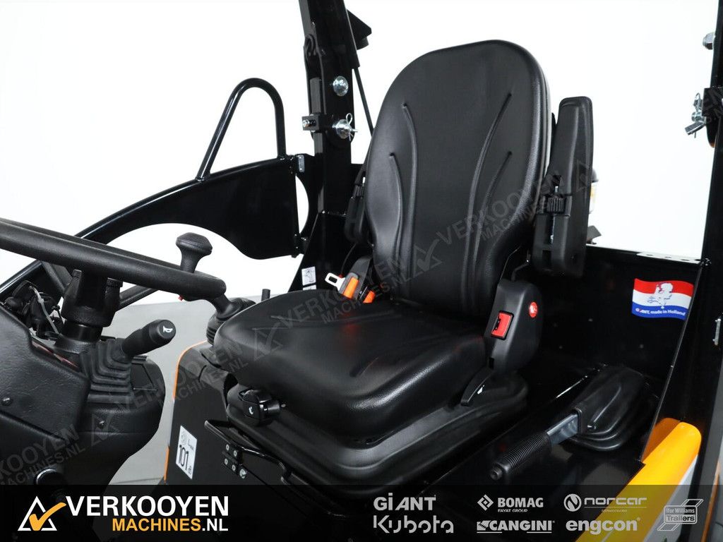 2025 Giant G2500 HD VV1514