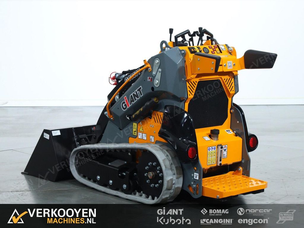 2026 Giant GS950T Skidsteer VK10507