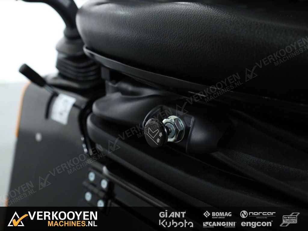 2026 Giant G2300 X-tra HD VK10592