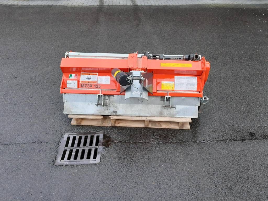 Muratori MZ3X-135 overtopfrees met spijlenrek