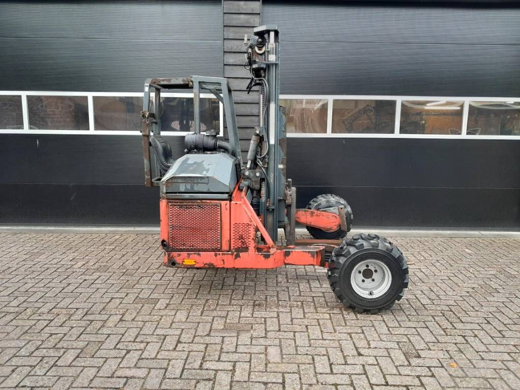 Kooi-Aap E2-3T-2528 Moffet Meeneem heftruck Ruwterrein