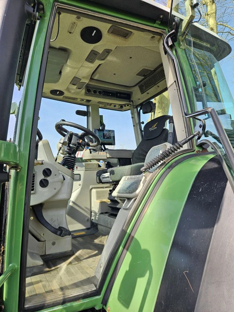 Fendt 820 Com3 Vario TMS mit Trible GPS. 818 718 716