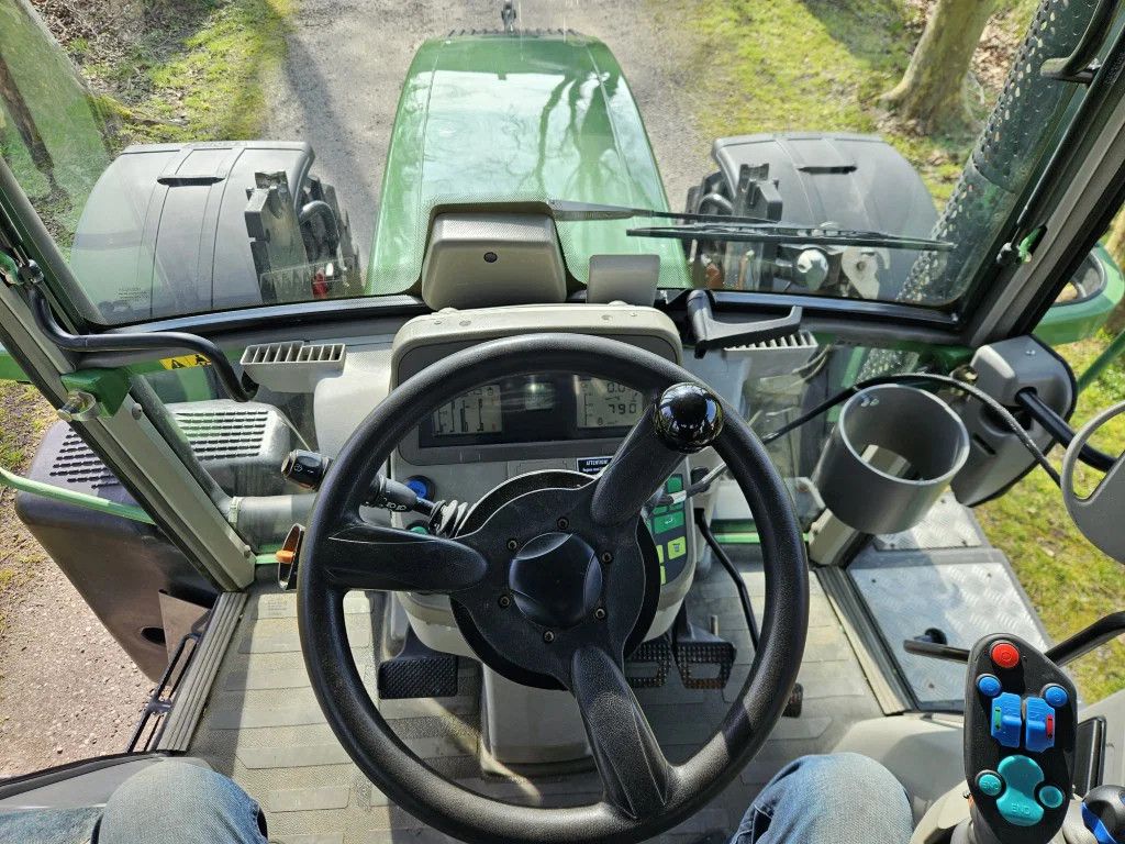 Fendt 820 Com3 Vario TMS mit Trible GPS. 818 718 716