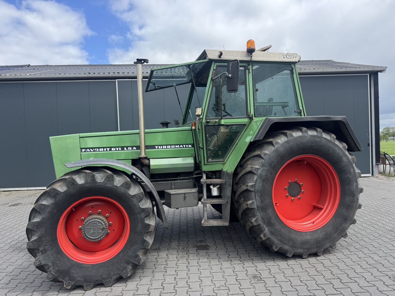 Fendt 611 LSA Turbomatik