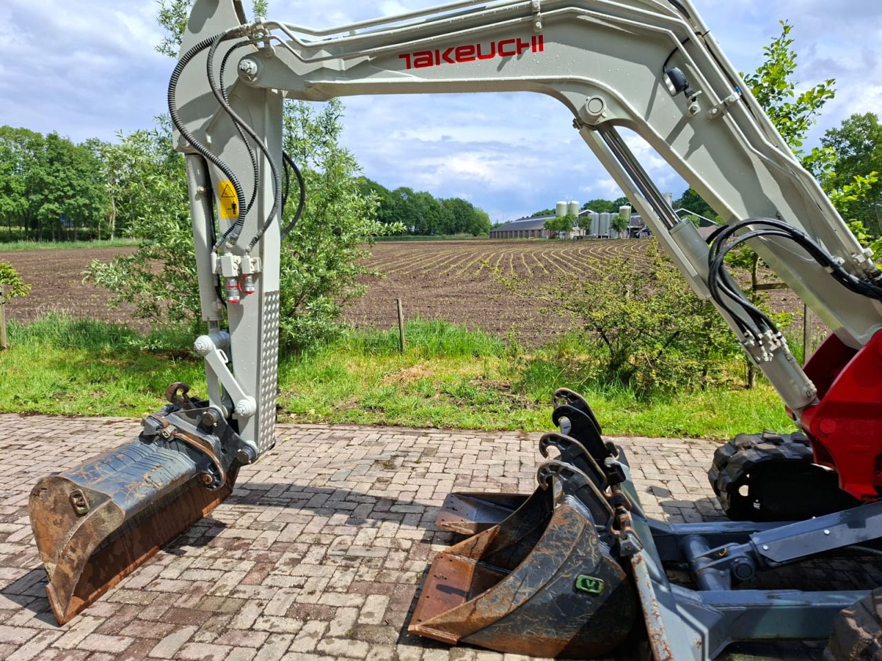 Takeuchi TB260 | bj 2020 | 2069uur | 3 bakken