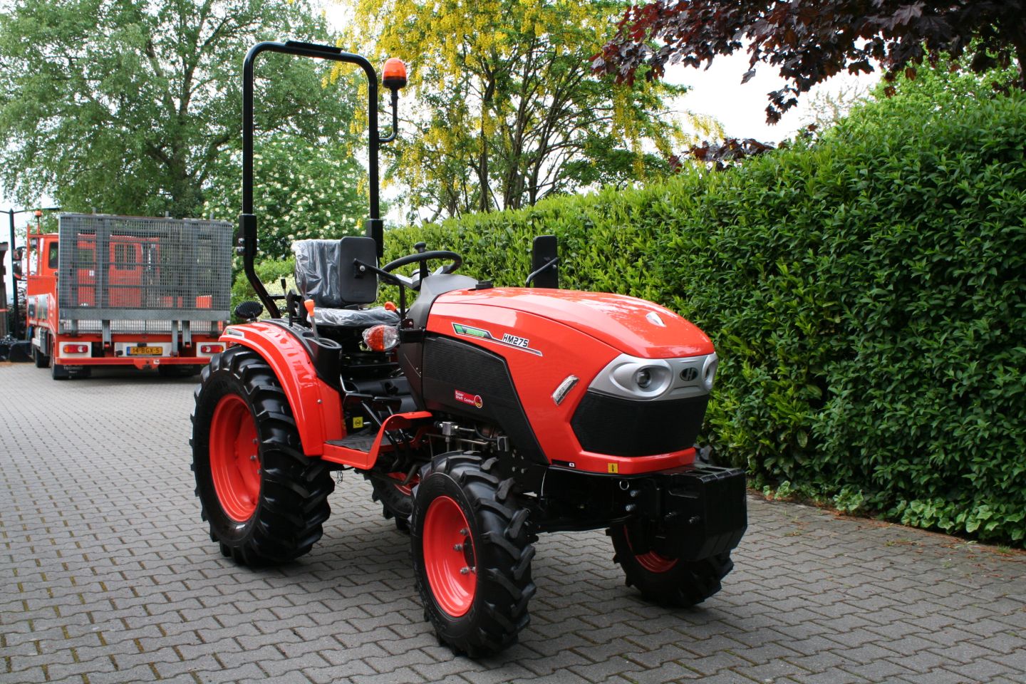 Hinomoto HM275 from €165,00 per month