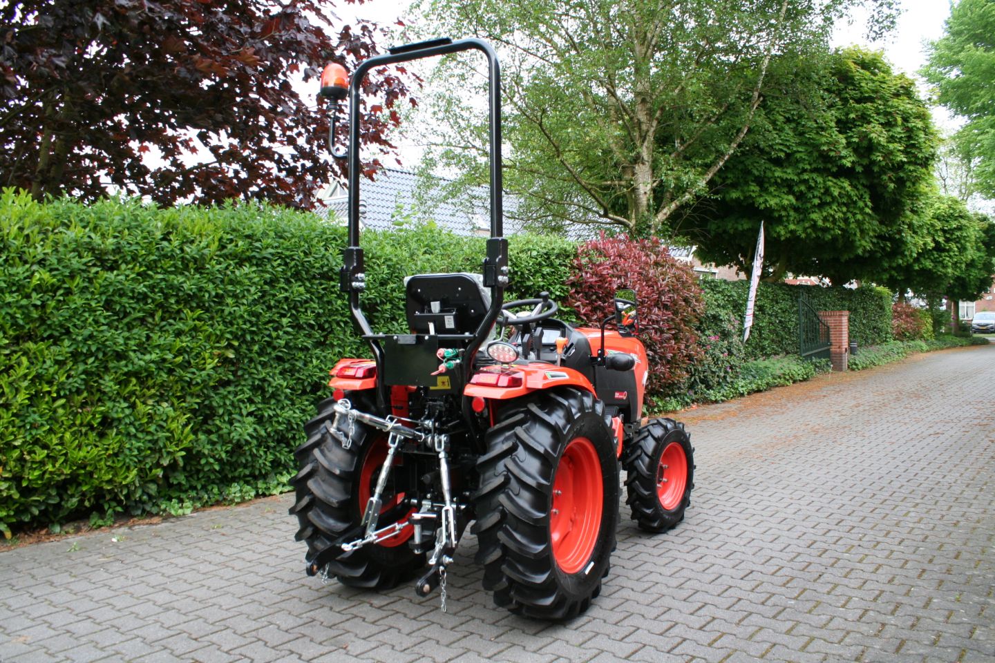 Hinomoto HM275 from €165,00 per month
