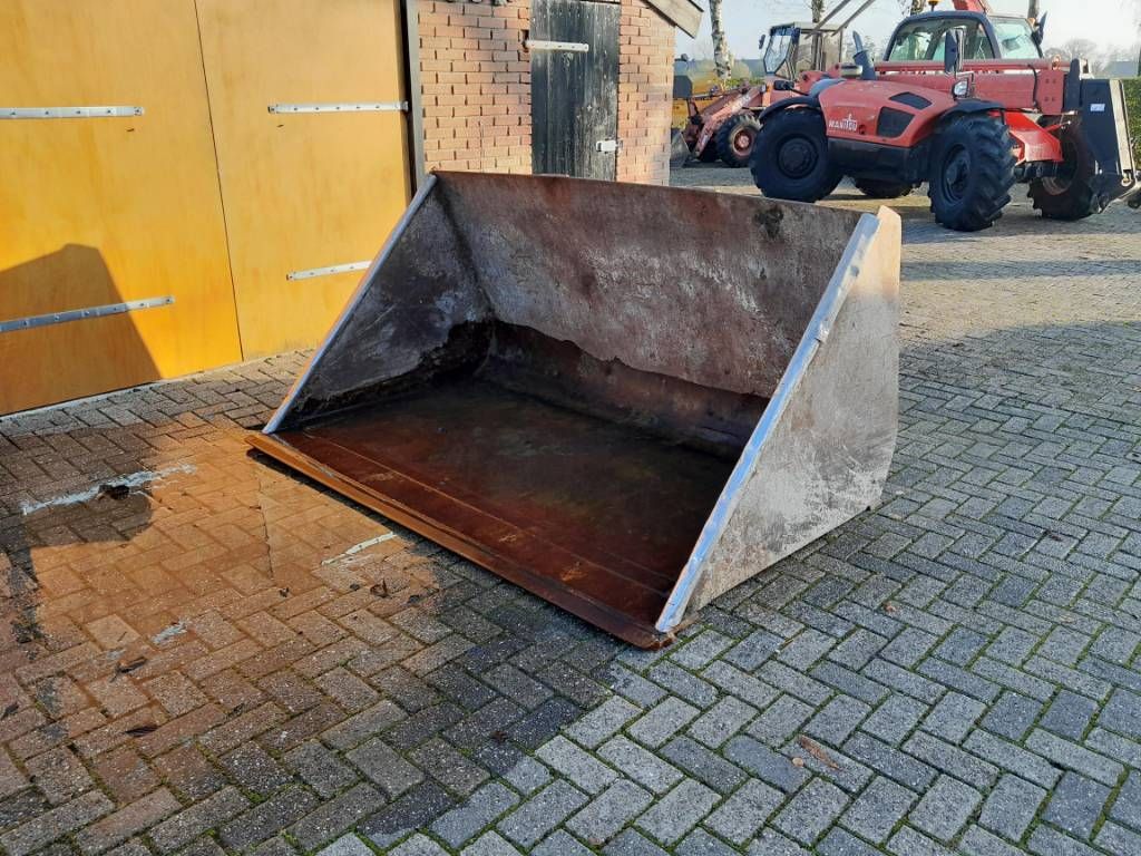 Manitou volumebak 240cm