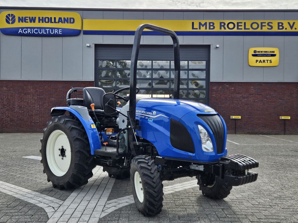 New Holland Boomer 35