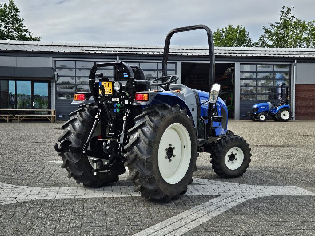 New Holland Boomer 35