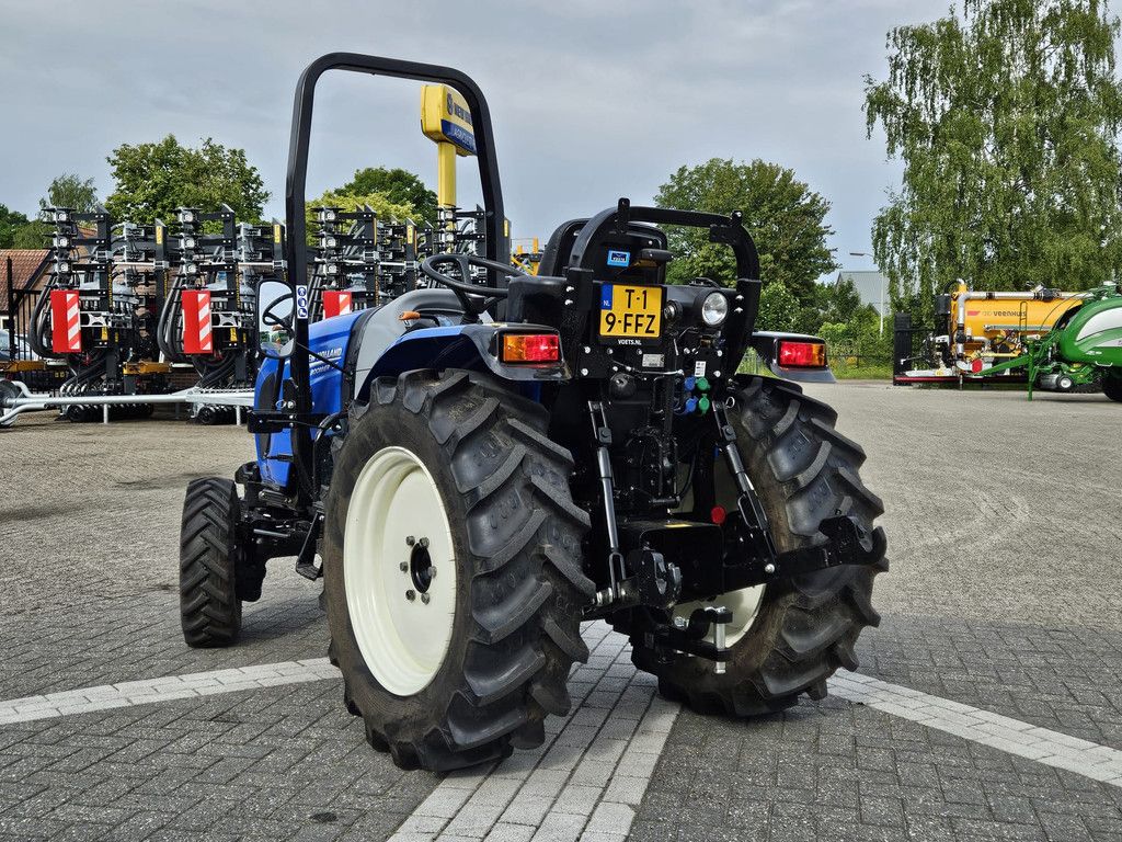 New Holland Boomer 35
