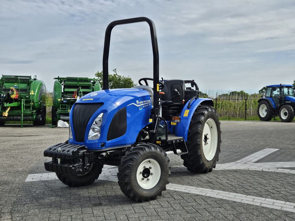 New Holland Boomer 35