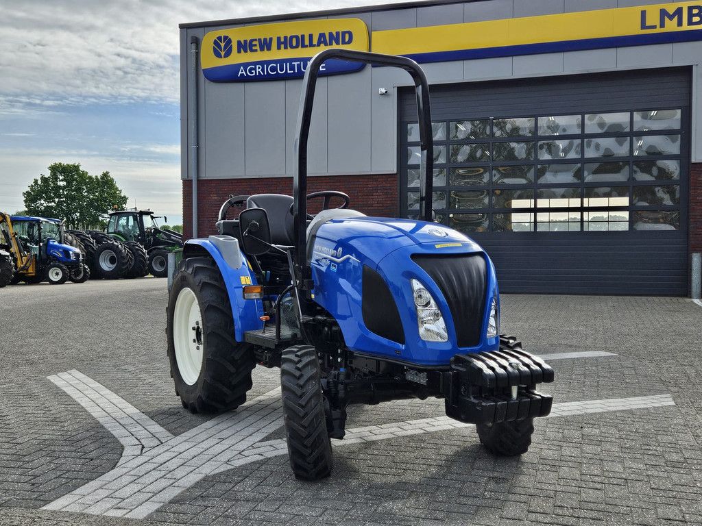 New Holland Boomer 35