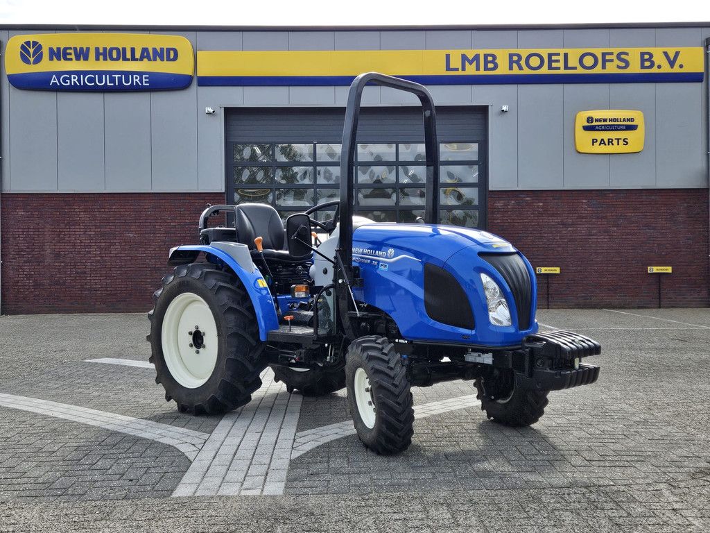 New Holland Boomer 35