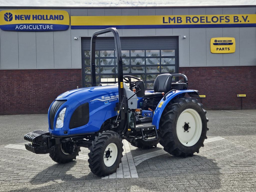 New Holland Boomer 35
