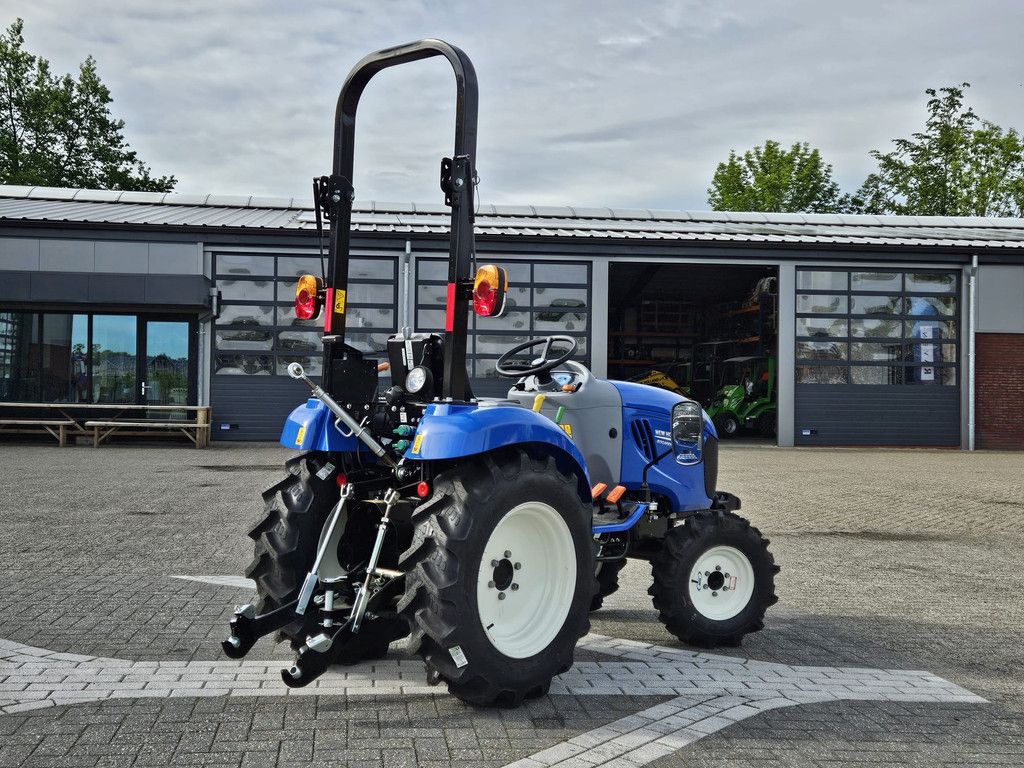 New Holland Boomer 25