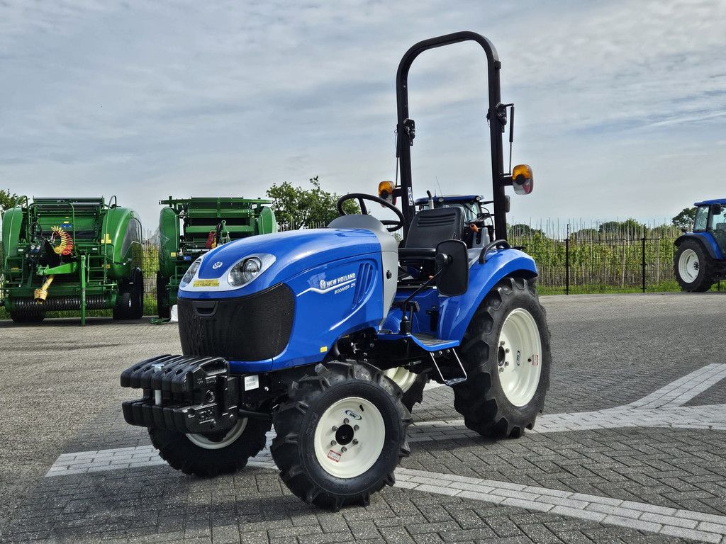 New Holland Boomer 25