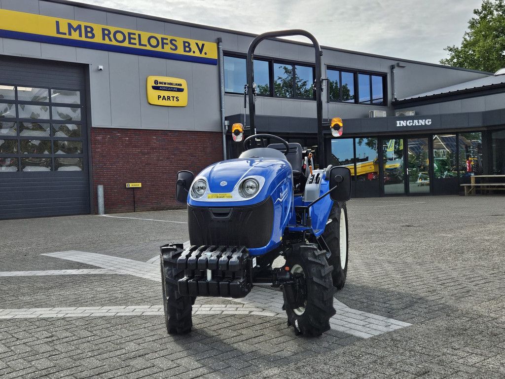 New Holland Boomer 25