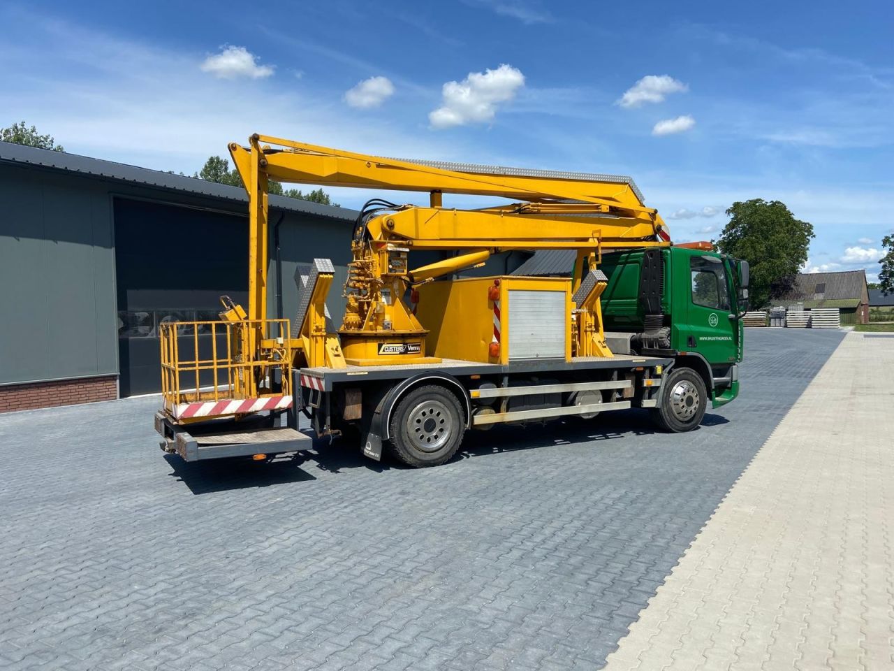 DAF autohoogwerker met Custers T250-17,5