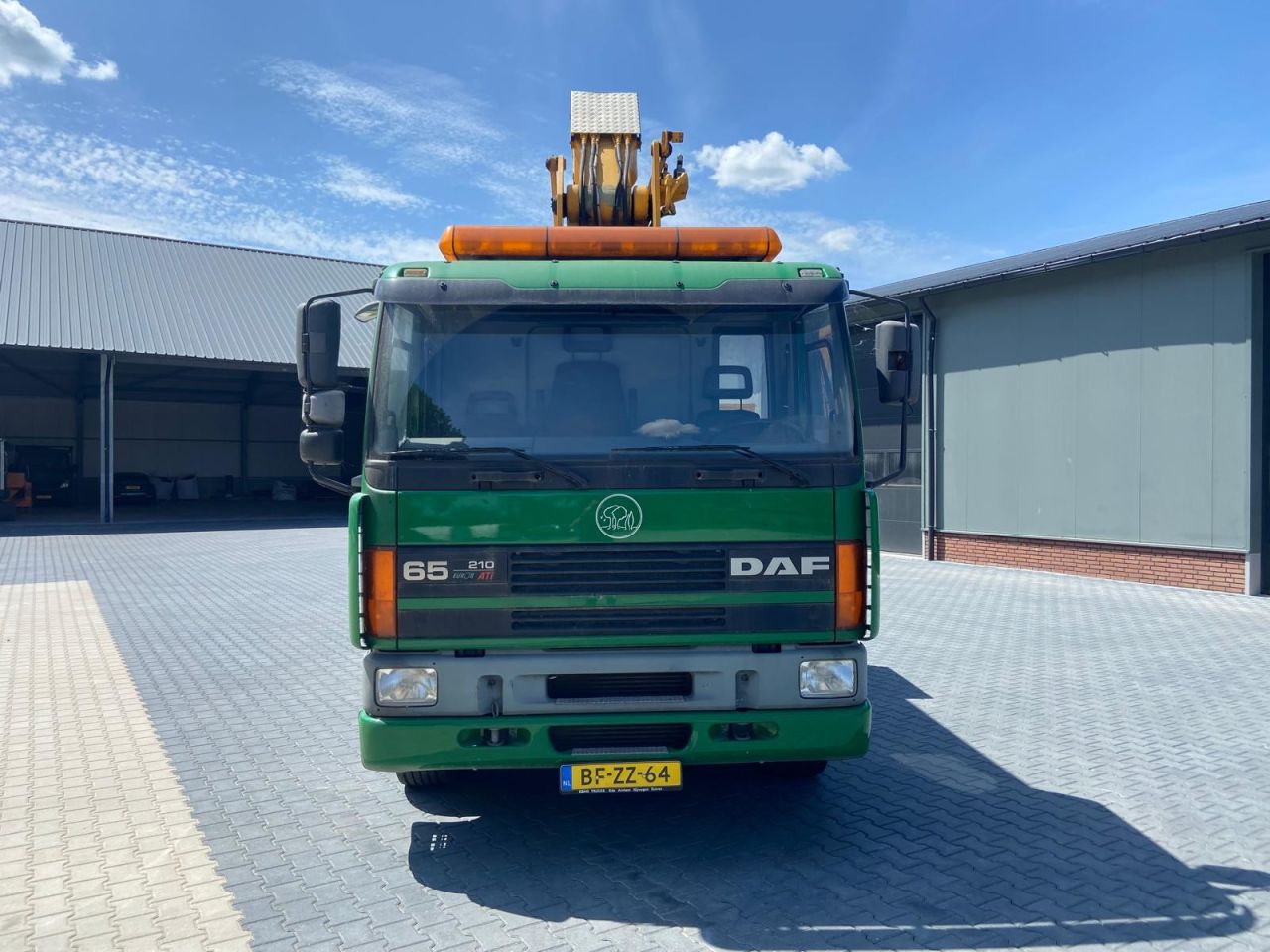 DAF autohoogwerker met Custers T250-17,5