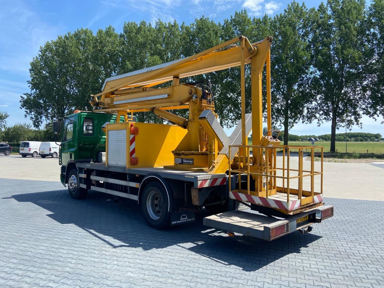 DAF autohoogwerker met Custers T250-17,5
