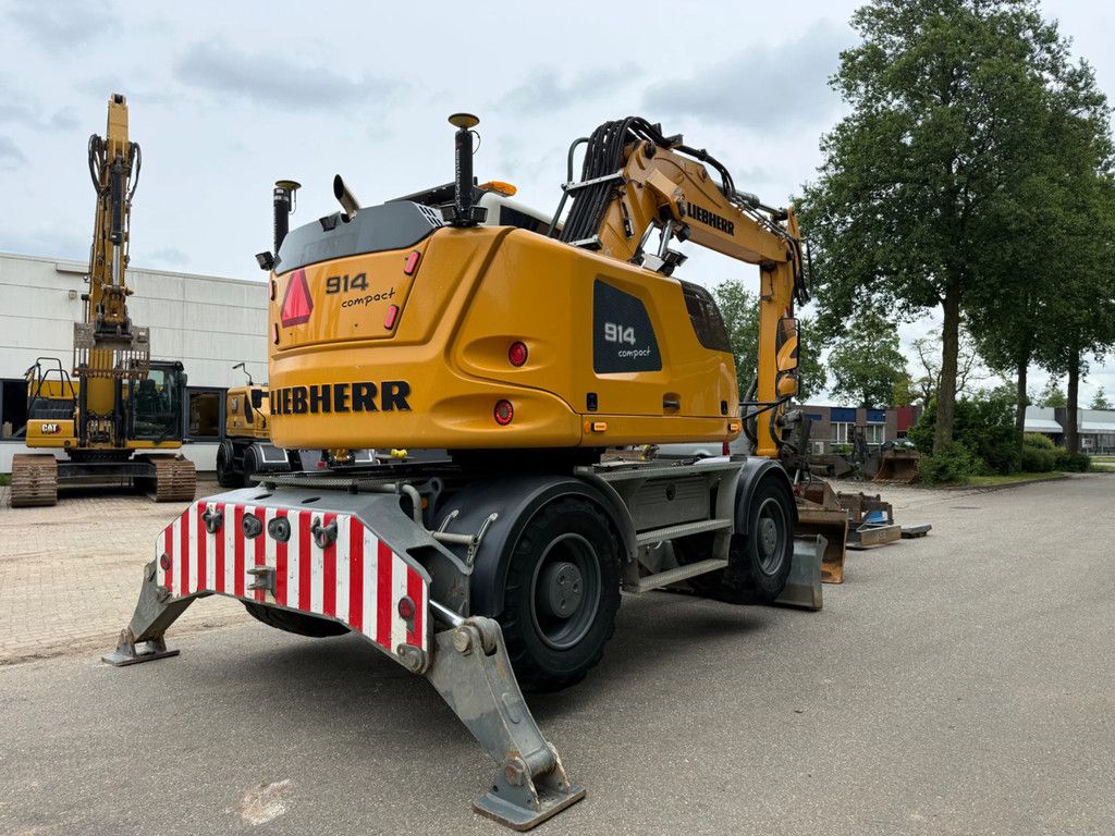 Liebherr A914 3D Leica gps