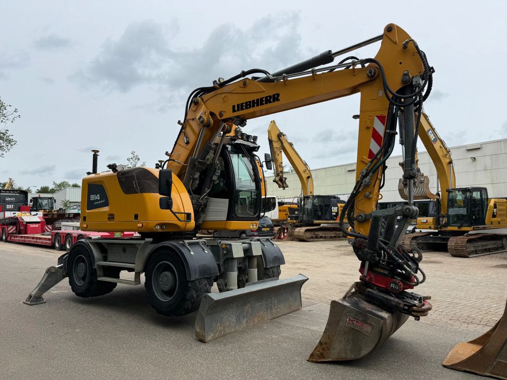 Liebherr A914 3D Leica gps