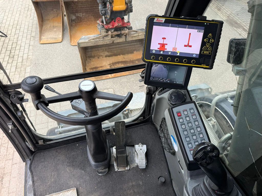 Liebherr A914 3D Leica gps