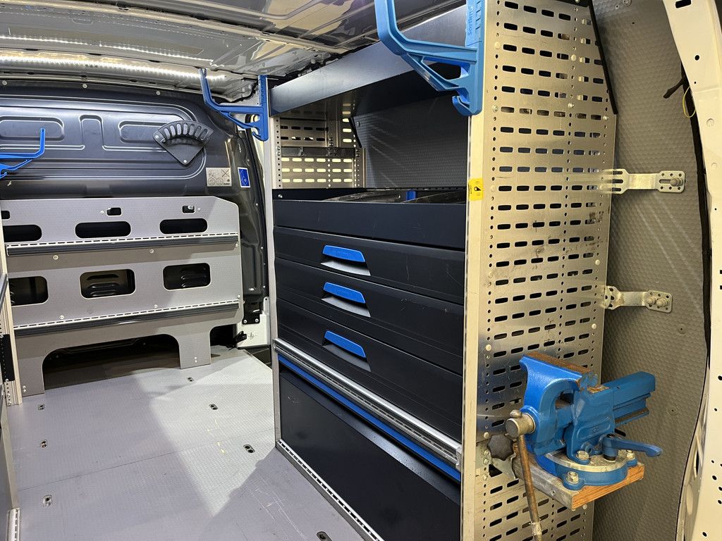 Mercedes-Benz Vito 114 CDI Lang L2 / Servicebus / Sortimo Inrichting / Euro 6 / Airco / Cruise Control / Camera / Trekhaak / CarPlay / Navigatie