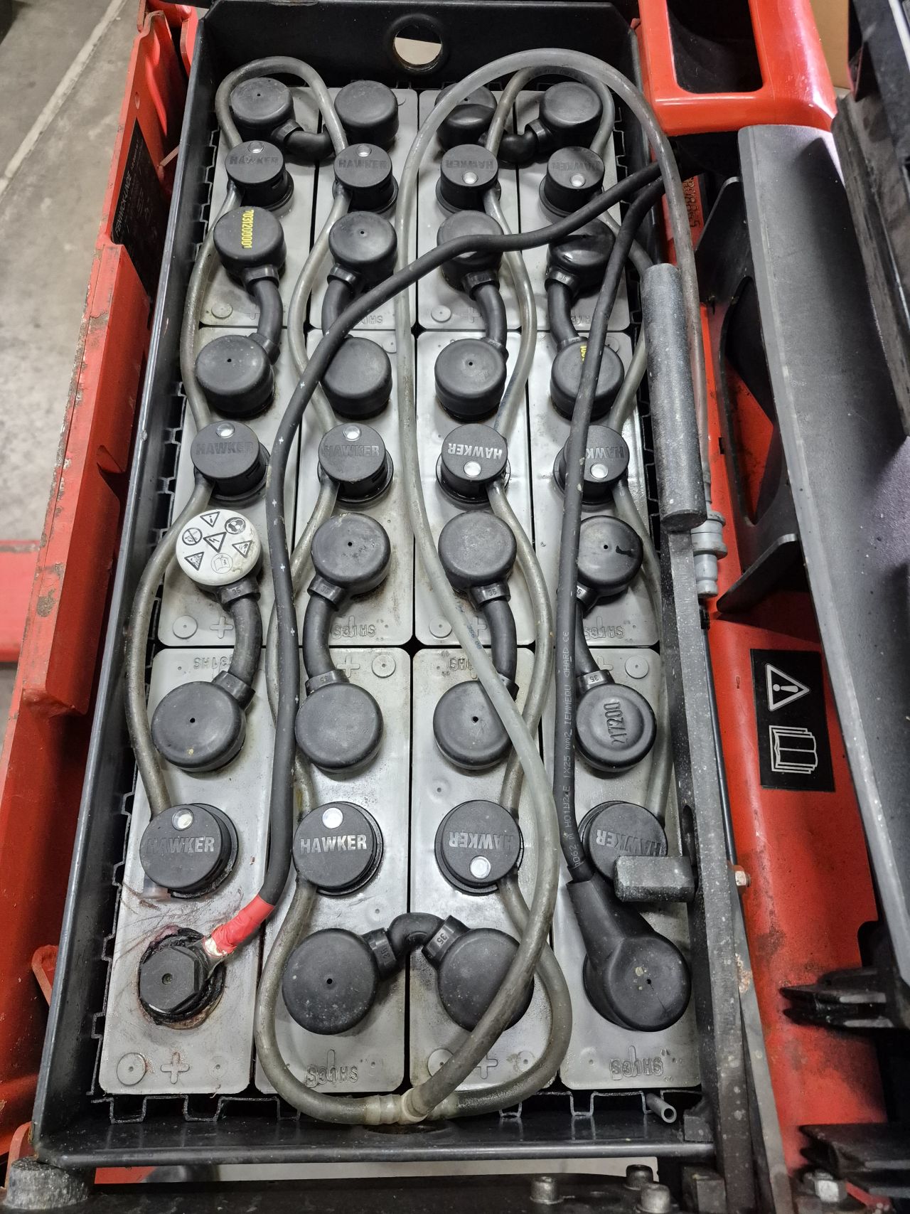 Linde T18 bj 2011 2585 uur accu bj 2018