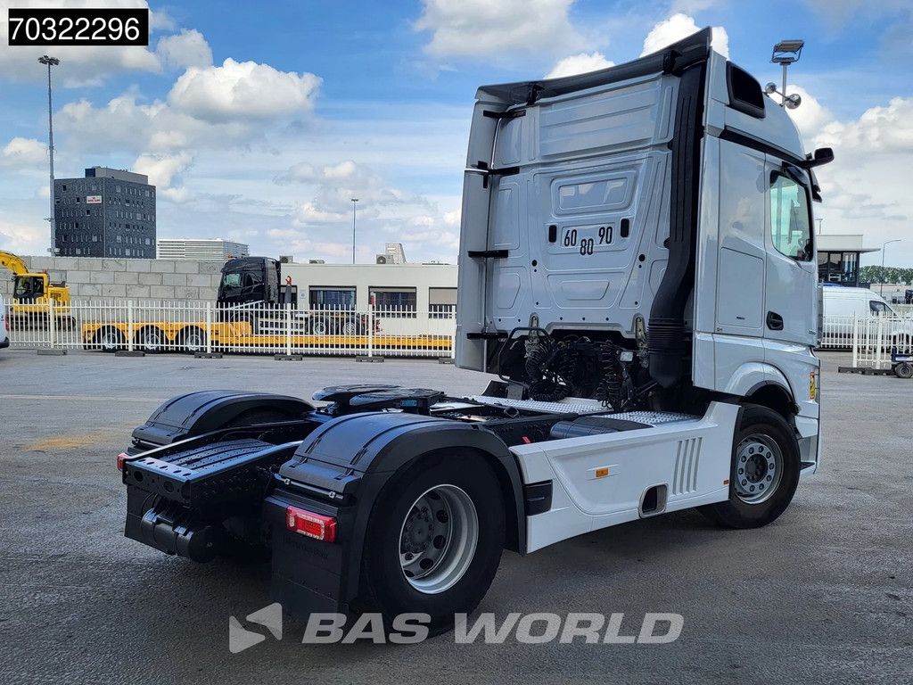 Mercedes Actros 1853 4X2 BigSpace Retarder ACC Xenon Navi Standklima