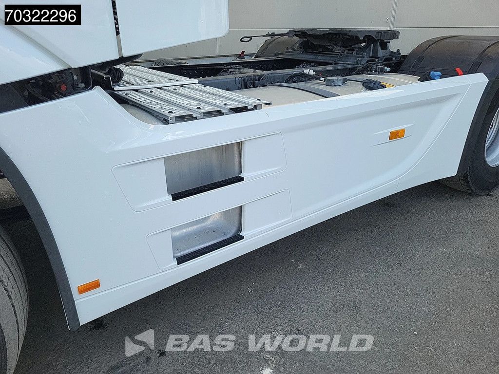 Mercedes Actros 1853 4X2 BigSpace Retarder ACC Xenon Navi Standklima