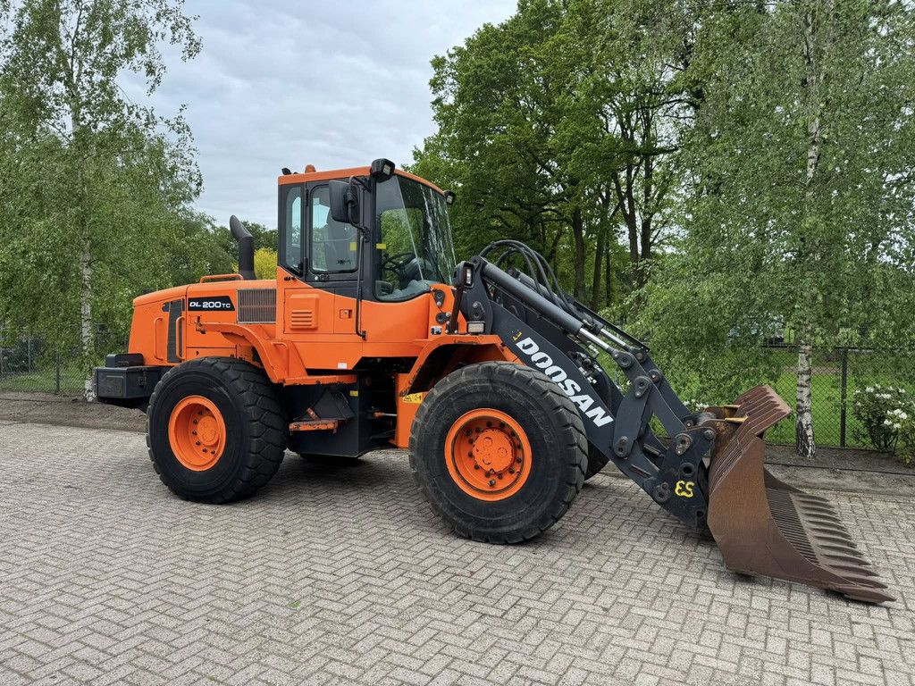 Doosan DL200TC Shovel loader