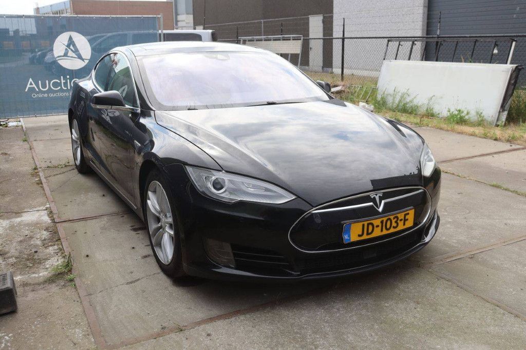Tesla Model S Electric Passenger Car 108hp 2016