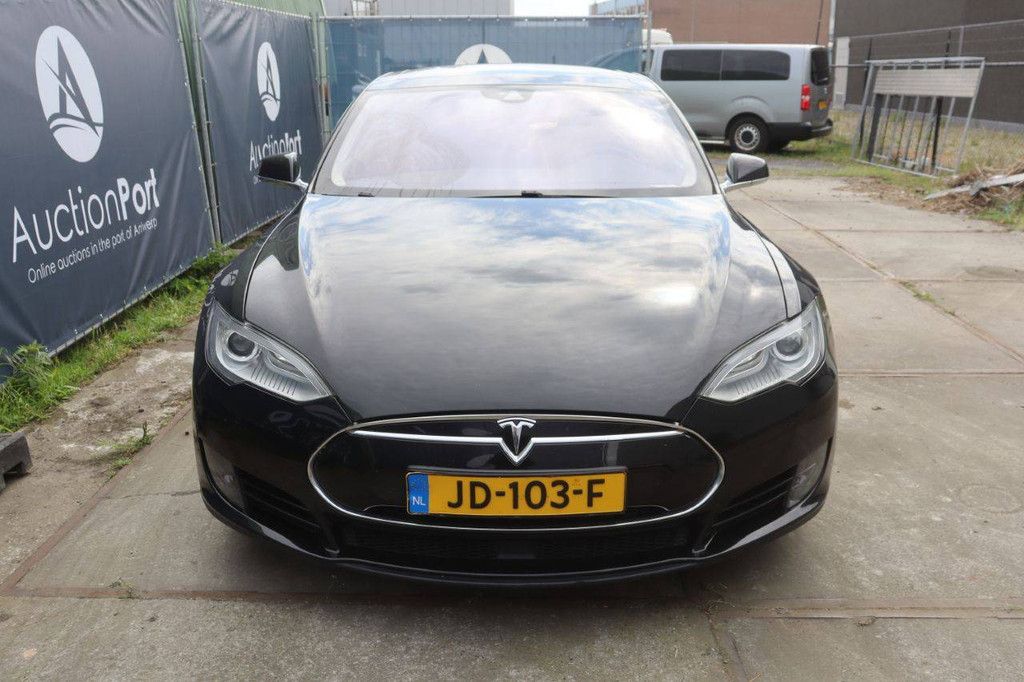 Tesla Model S Electric Passenger Car 108hp 2016