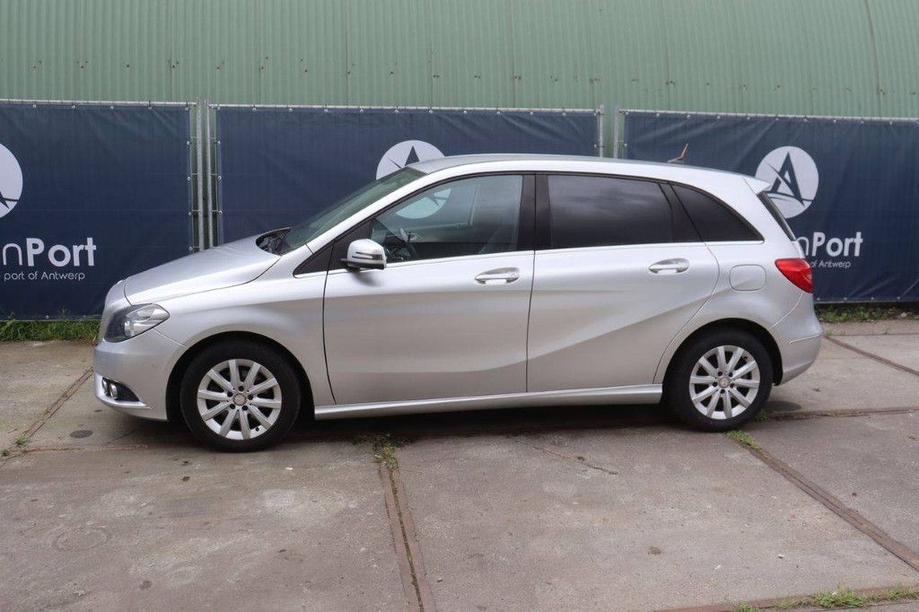Passenger car Mercedes-Benz B 180 CDI Diesel 109hp 2014 (Margin)