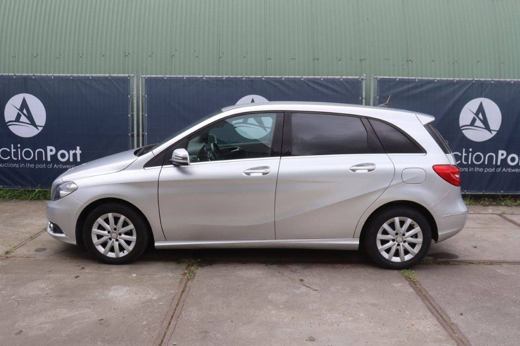 Passenger car Mercedes-Benz B 180 CDI Diesel 109hp 2014 (Margin)