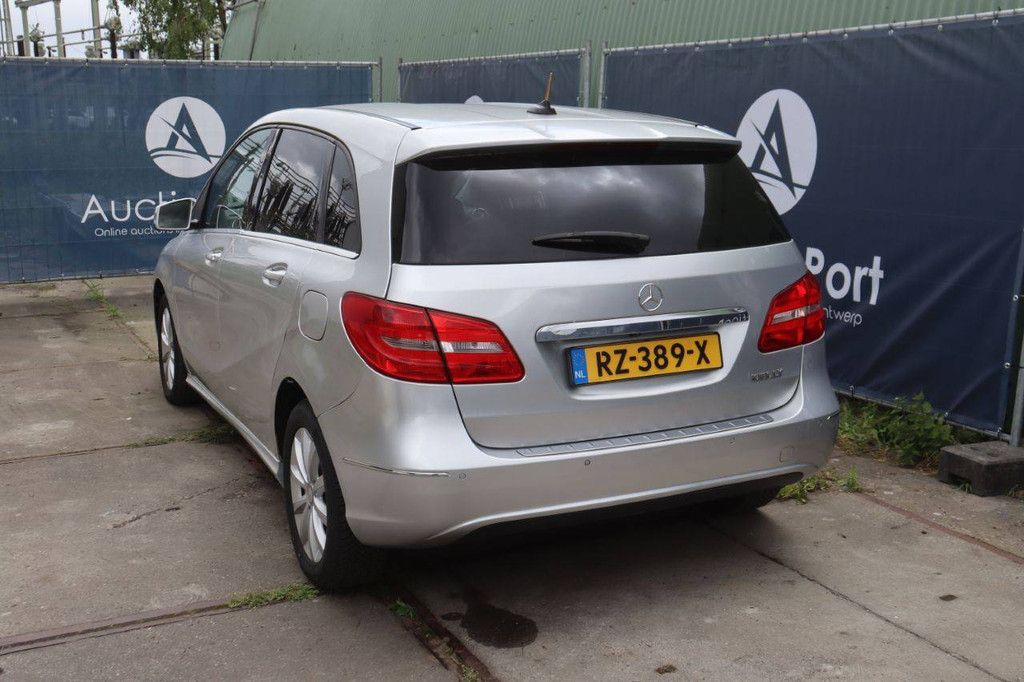 Passenger car Mercedes-Benz B 180 CDI Diesel 109hp 2014 (Margin)