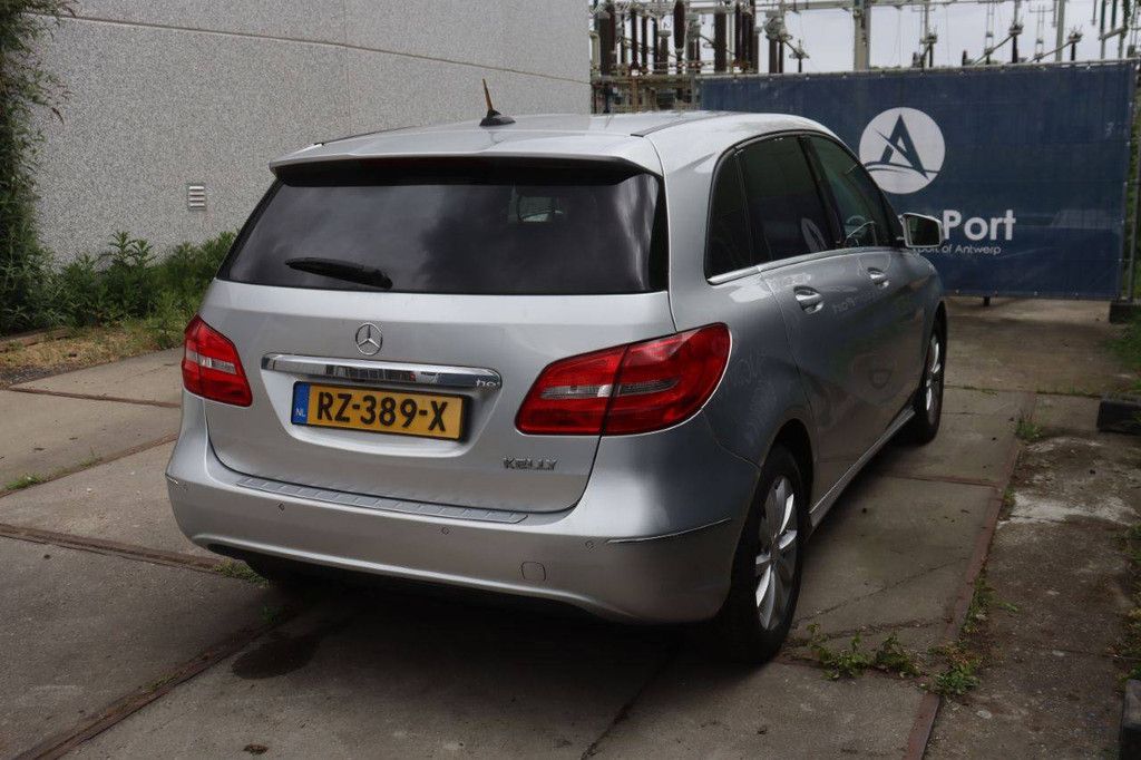 Passenger car Mercedes-Benz B 180 CDI Diesel 109hp 2014 (Margin)