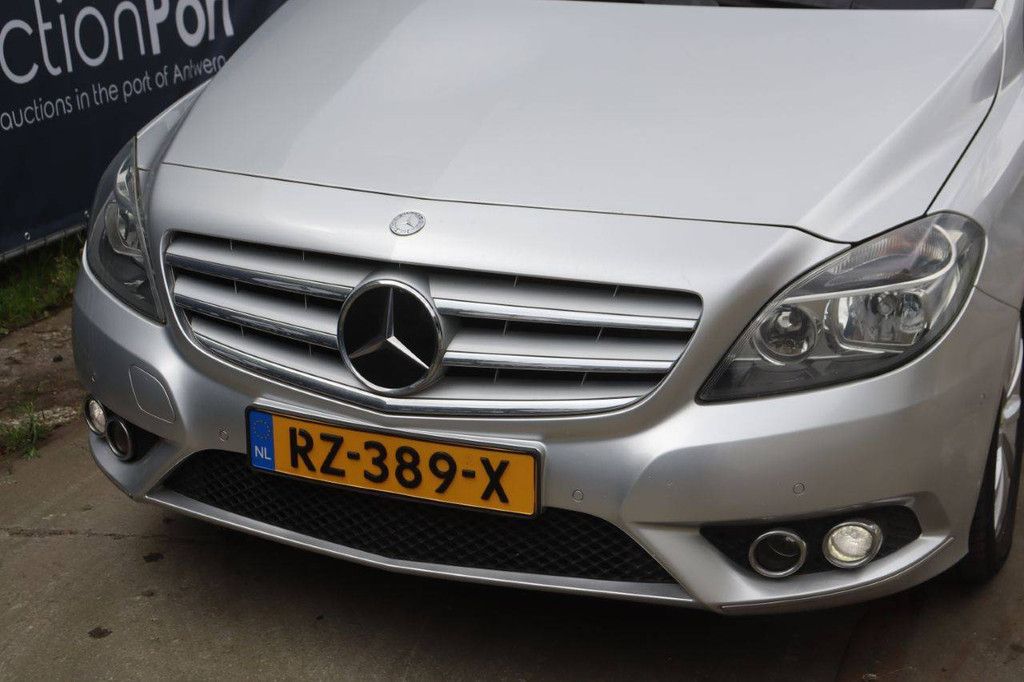 Passenger car Mercedes-Benz B 180 CDI Diesel 109hp 2014 (Margin)