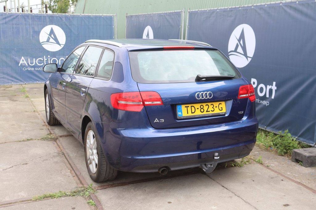 Audi A3 Sportback Diesel Station Wagon 105hp 2013 (Margin)
