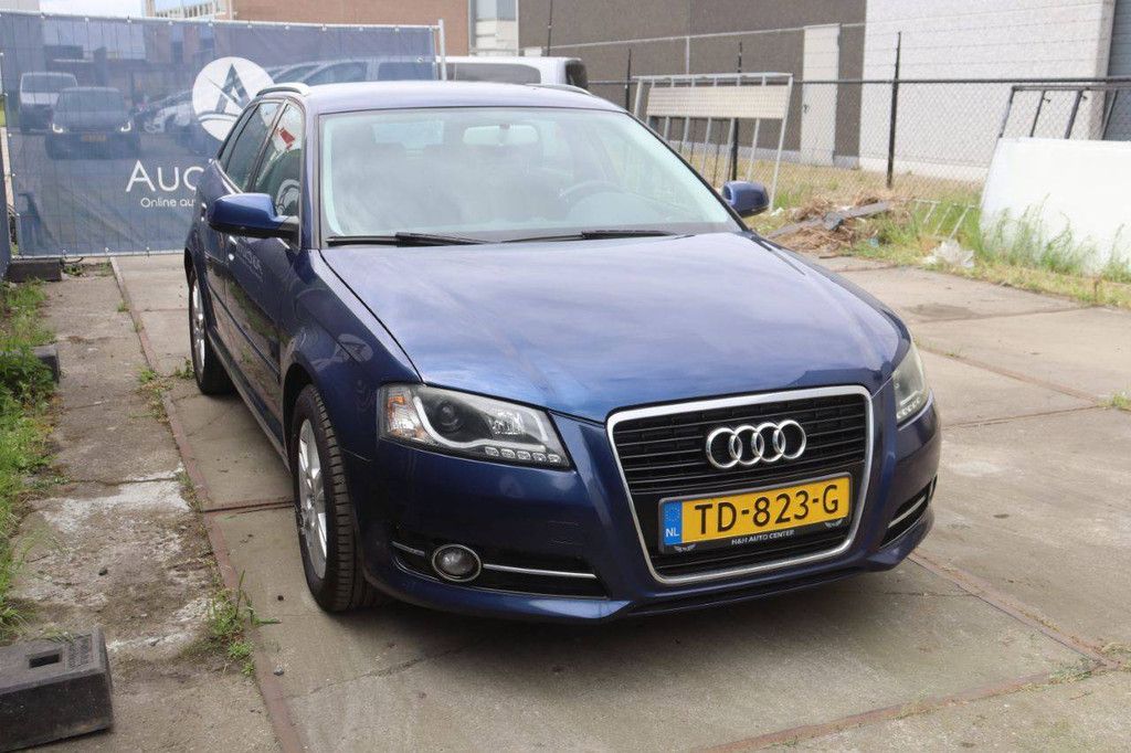 Audi A3 Sportback Diesel Station Wagon 105hp 2013 (Margin)