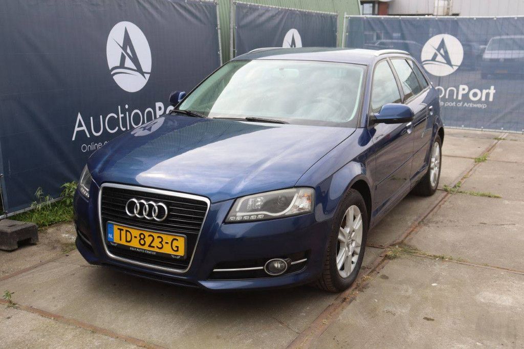 Audi A3 Sportback Diesel Station Wagon 105hp 2013 (Margin)
