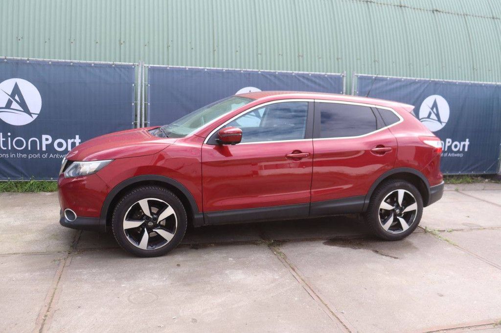 SUV Nissan Qashqai Petrol 116hp 2016 (Margin)