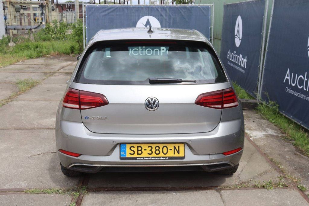 Passenger car Volkswagen e-Golf Electric 136hp 2018