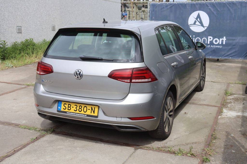 Passenger car Volkswagen e-Golf Electric 136hp 2018
